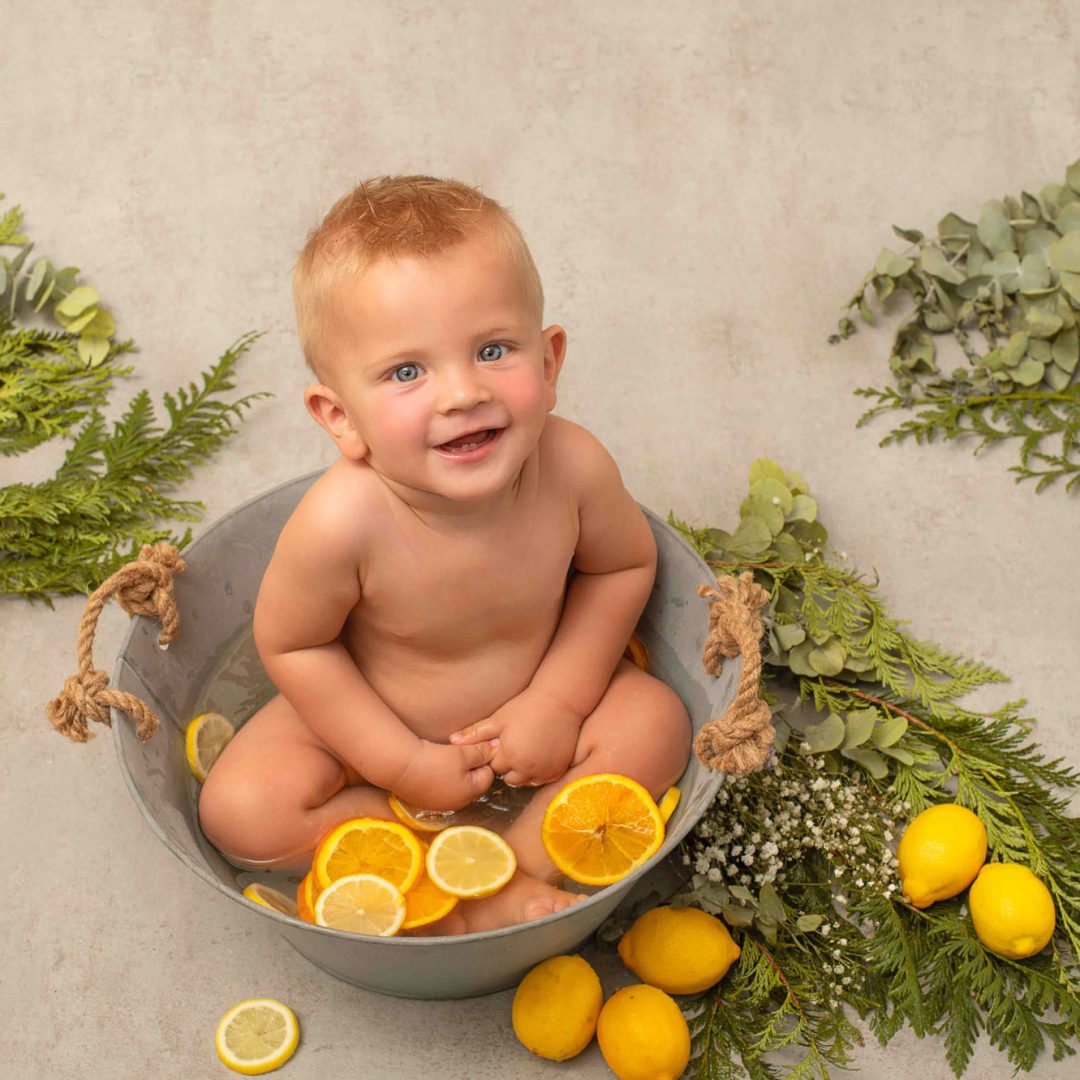 Fotografia-infantil-en-Zaragoza_Cumpleaños-Bebe-Bañera_Gabriela-Mallea_179-min